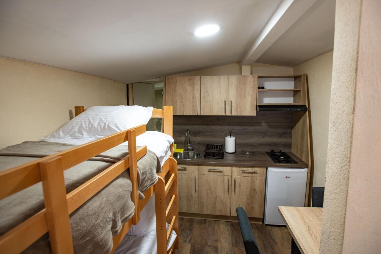 Apartmani Sp Jovanovic Crni Vrh Esterno foto