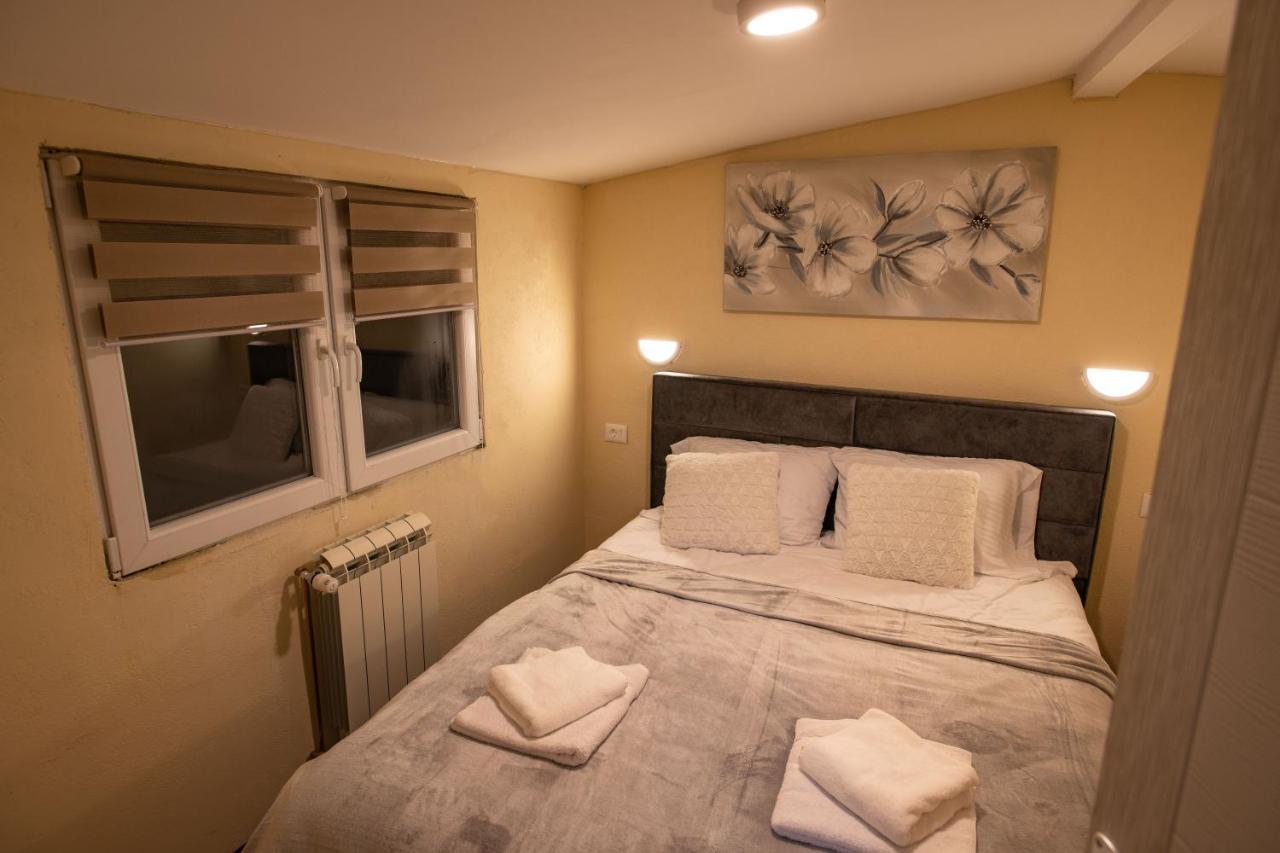Apartmani Sp Jovanovic Crni Vrh Esterno foto