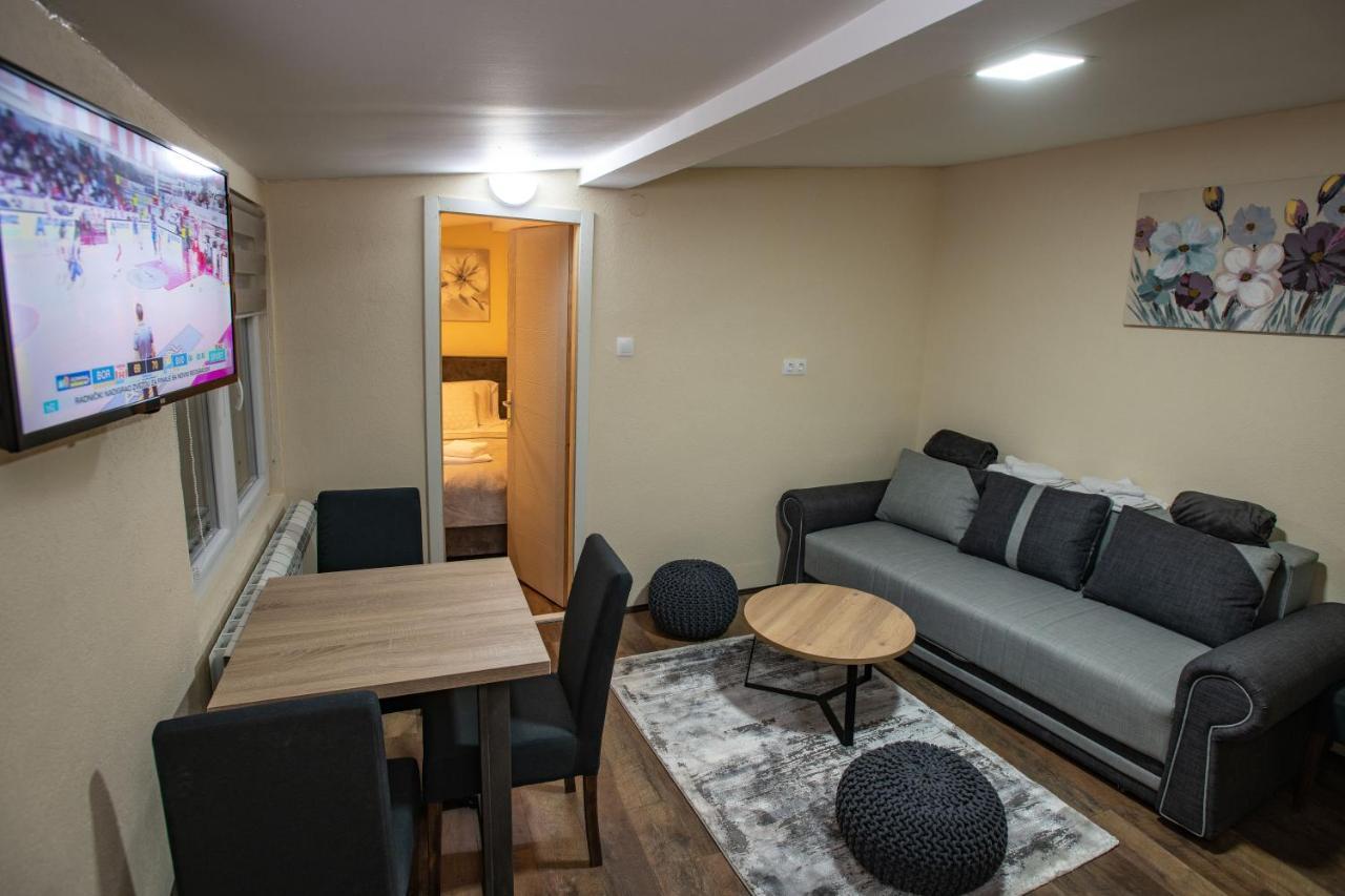 Apartmani Sp Jovanovic Crni Vrh Esterno foto