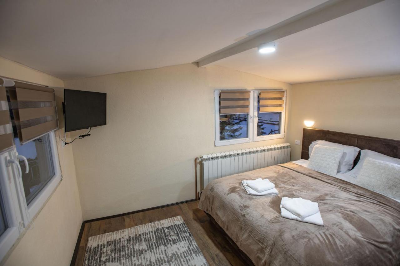 Apartmani Sp Jovanovic Crni Vrh Esterno foto